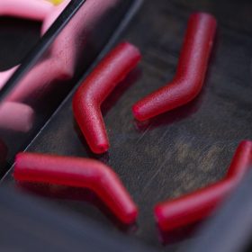   Korda Kickers X-Large Bloodworm Red - horogbefordító XL-es méretben