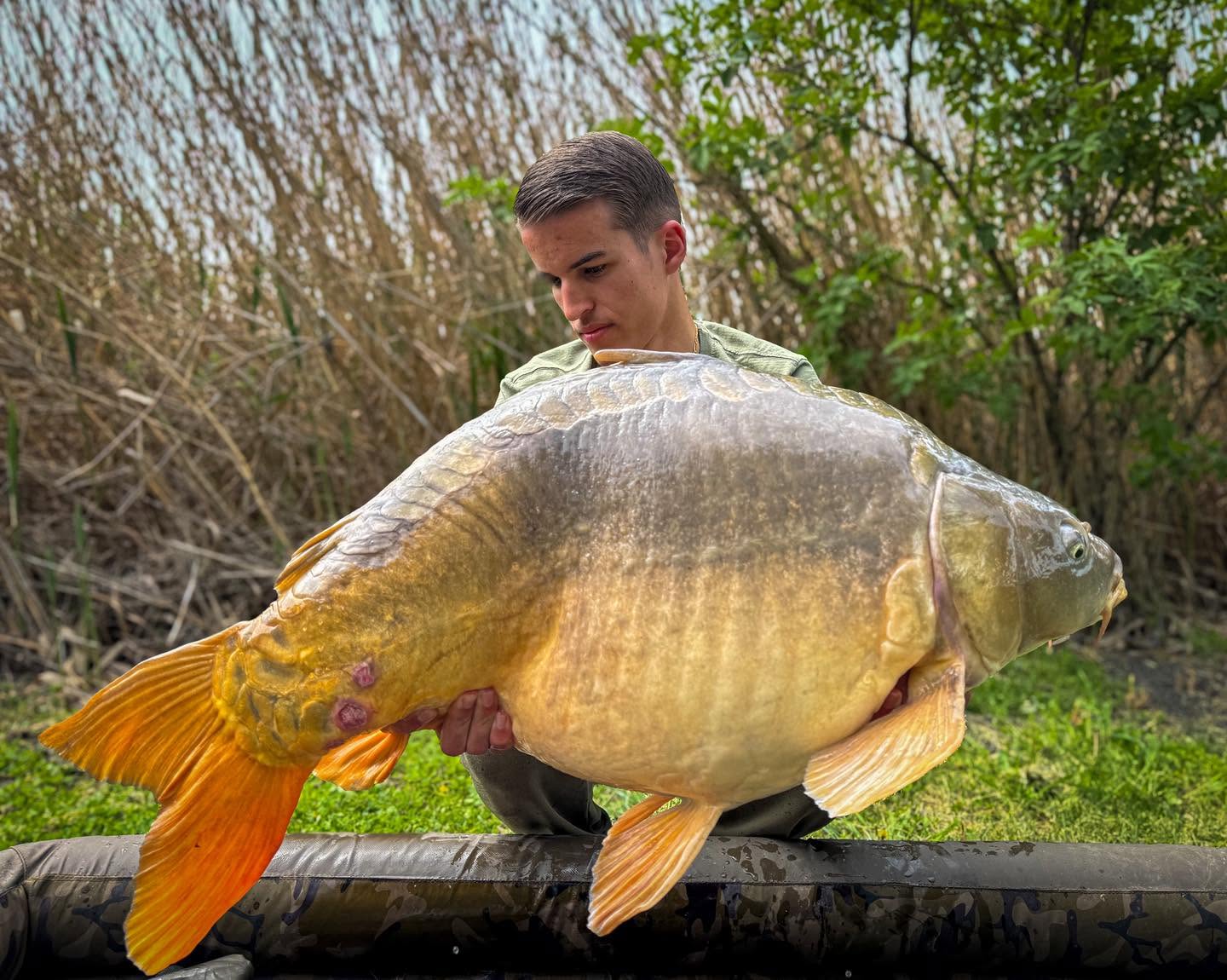 Parádés horgászat a Gulya Carp Lake-en az Exner tesók részéről
